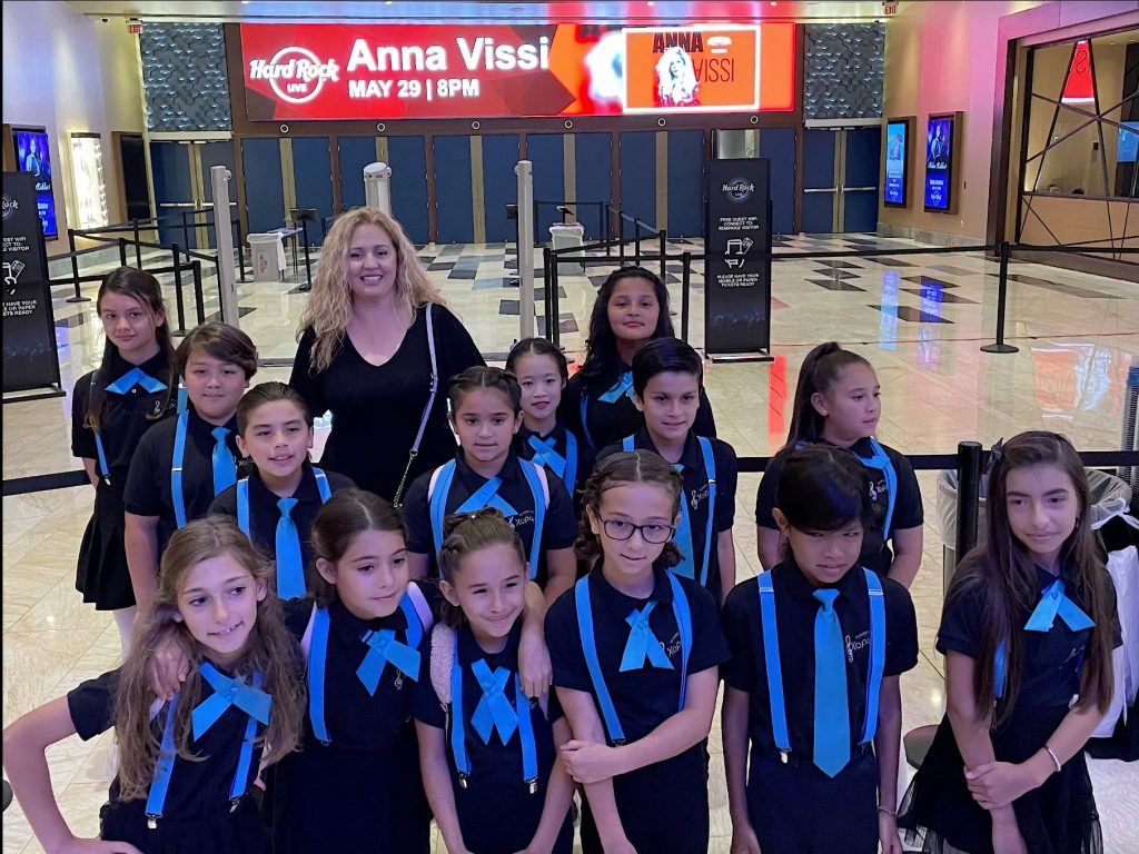 Archimedean Academy's Chorodia In concert with Anna Vissi